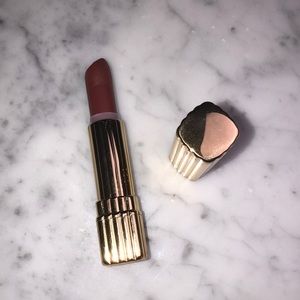 Este launder lipstick matte Finish T-AN